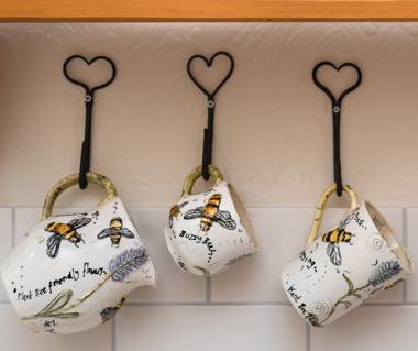 Bee Collection Mugs Hanging